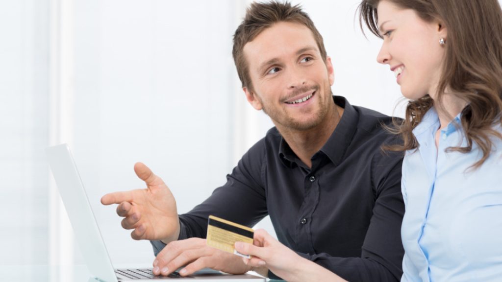 Demande de micro prêt aucun refus jusqu’à 1 500 $ au Canada effectuée en ligne avec carte bancaire